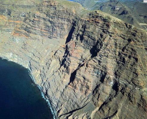 La Arena & Los Gigantes