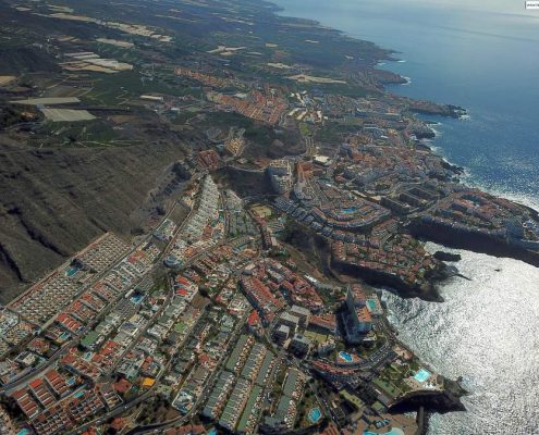 La Arena & Los Gigantes