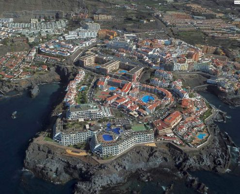 La Arena & Los Gigantes